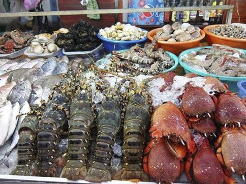 Visit Phan Thiet Market to Explore Unique Culture and Cuisine